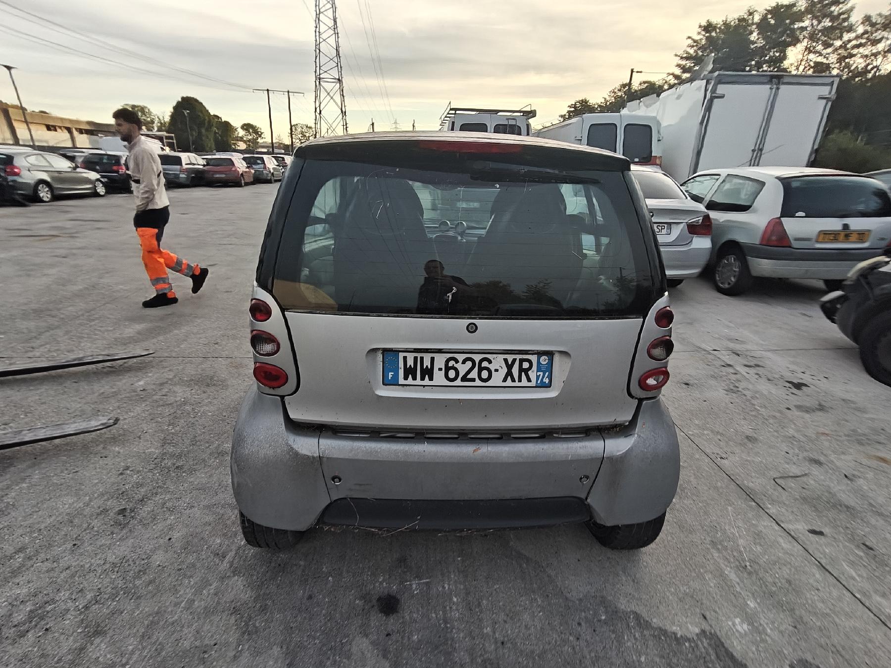 Serrure avant gauche pour SMART FORTWO 1 PHASE 2 COUPE Serrure avant gauche pour SMART FORTWO 1 PHASE 2 COUPE