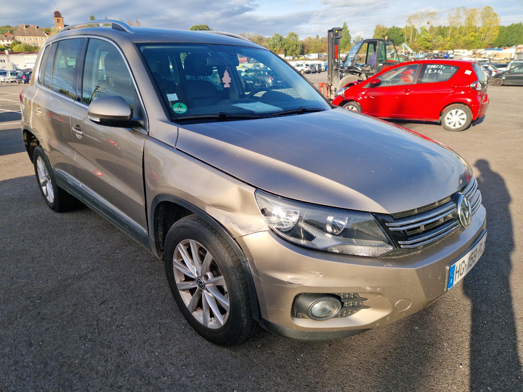 VOLKSWAGEN TIGUAN 1