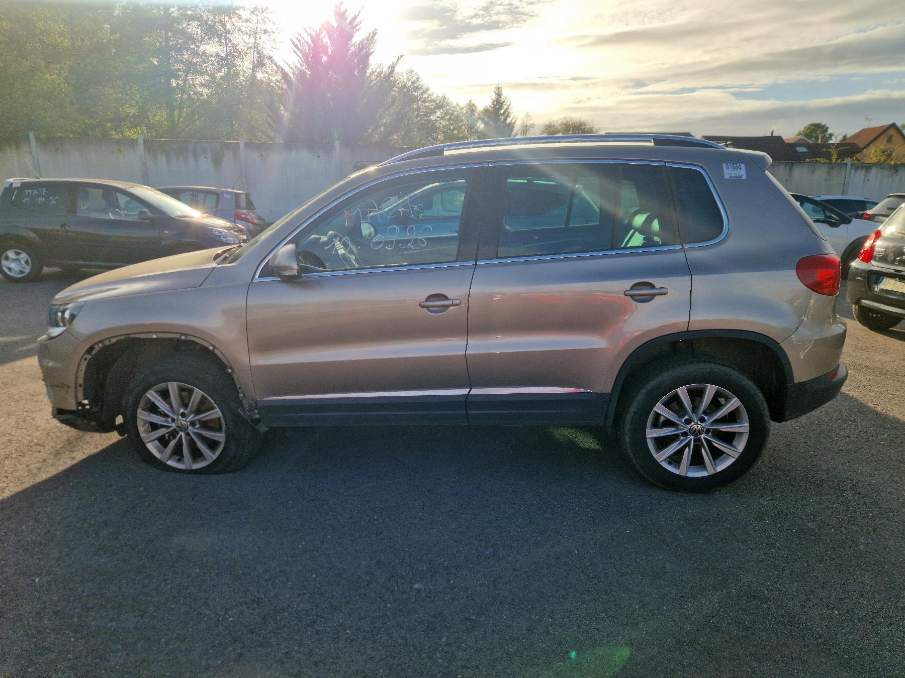 VOLKSWAGEN TIGUAN 1