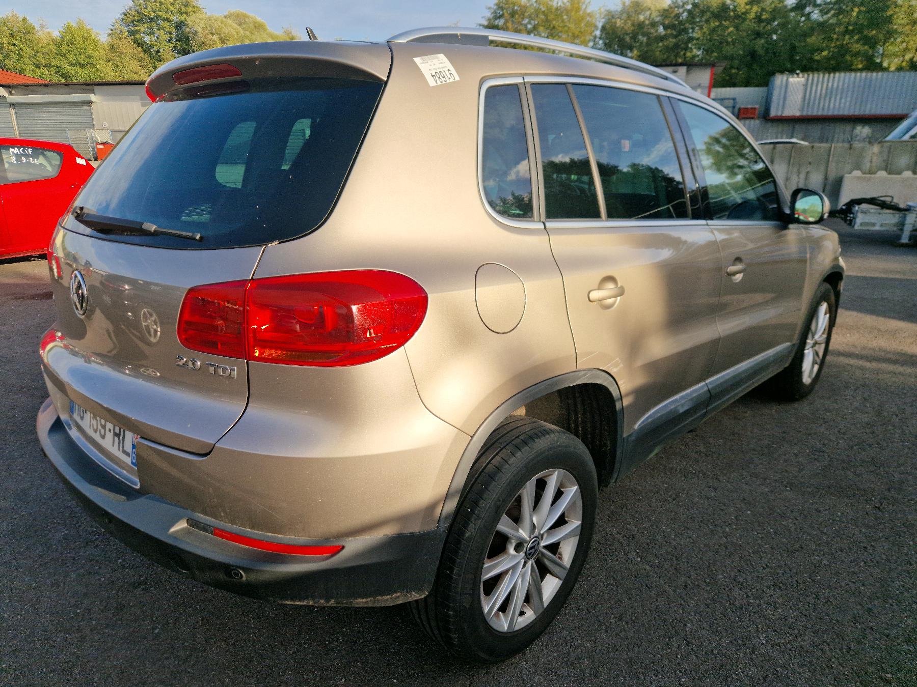 VOLKSWAGEN TIGUAN 1