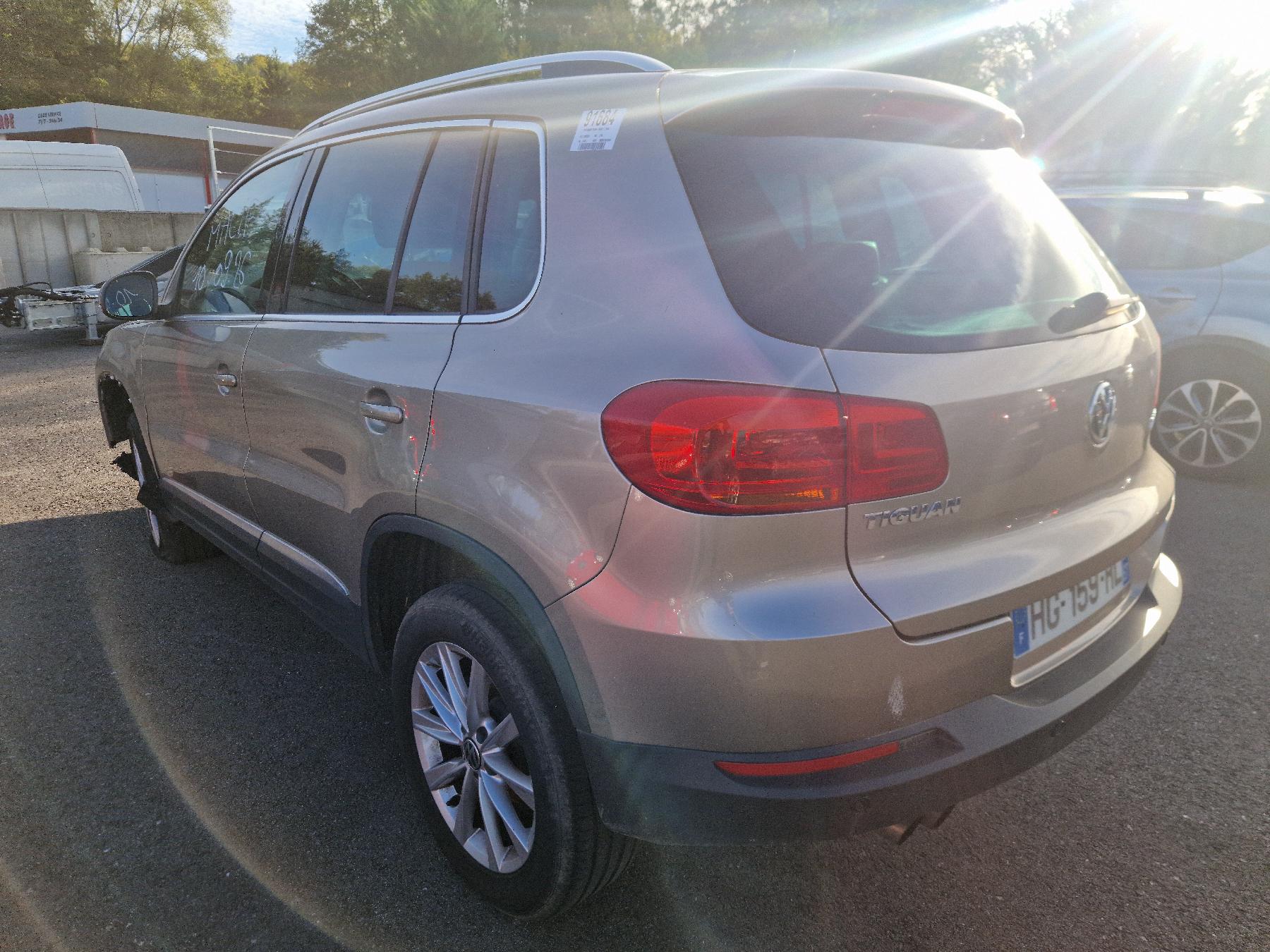 VOLKSWAGEN TIGUAN 1