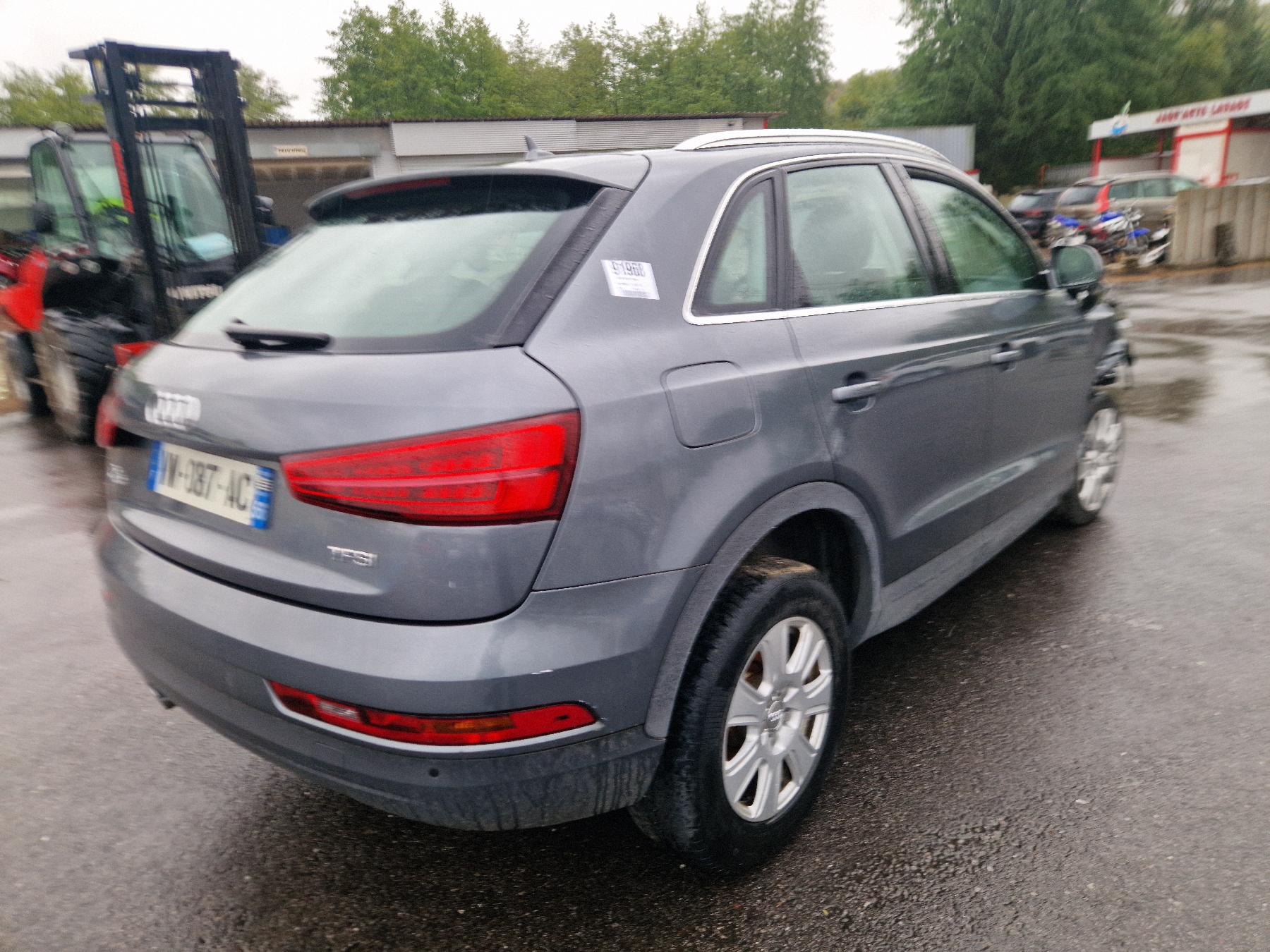 AUDI Q3 1