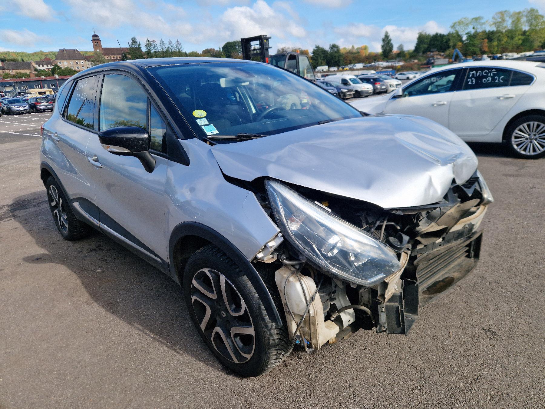 Attelage (boule de remorquage) pour RENAULT CAPTUR 1 PHASE 1 Attelage (boule de remorquage) pour RENAULT CAPTUR 1 PHASE 1
