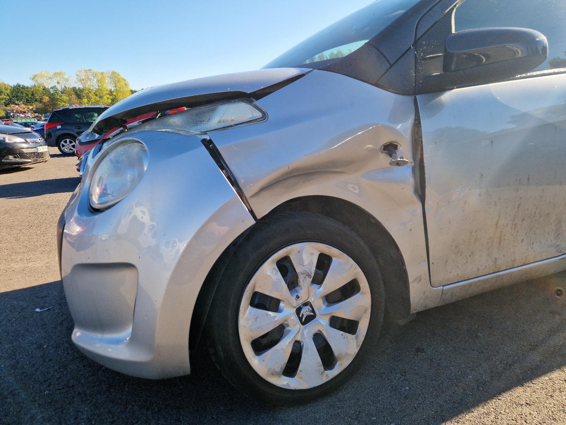 Arret de porte avant gauche pour CITROEN C1 2 Arret de porte avant gauche pour CITROEN C1 2
