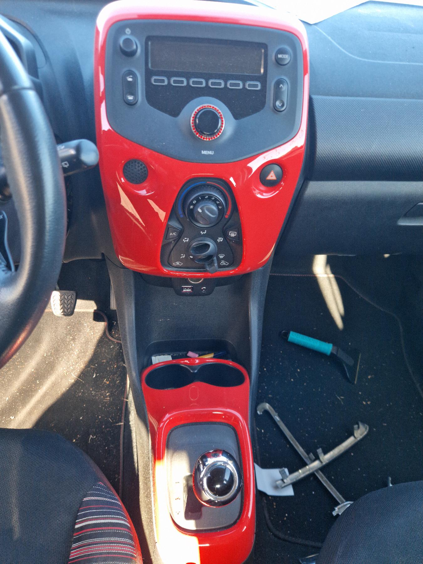 Arret de porte avant gauche pour CITROEN C1 2 Arret de porte avant gauche pour CITROEN C1 2