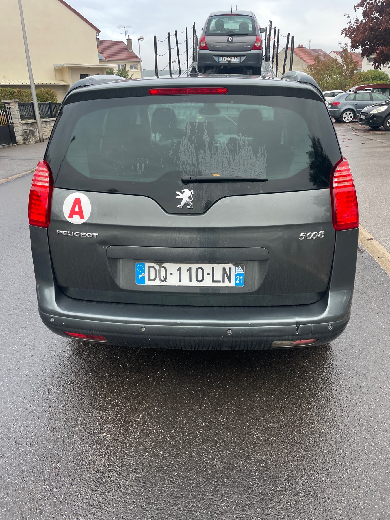 PEUGEOT 5008 1