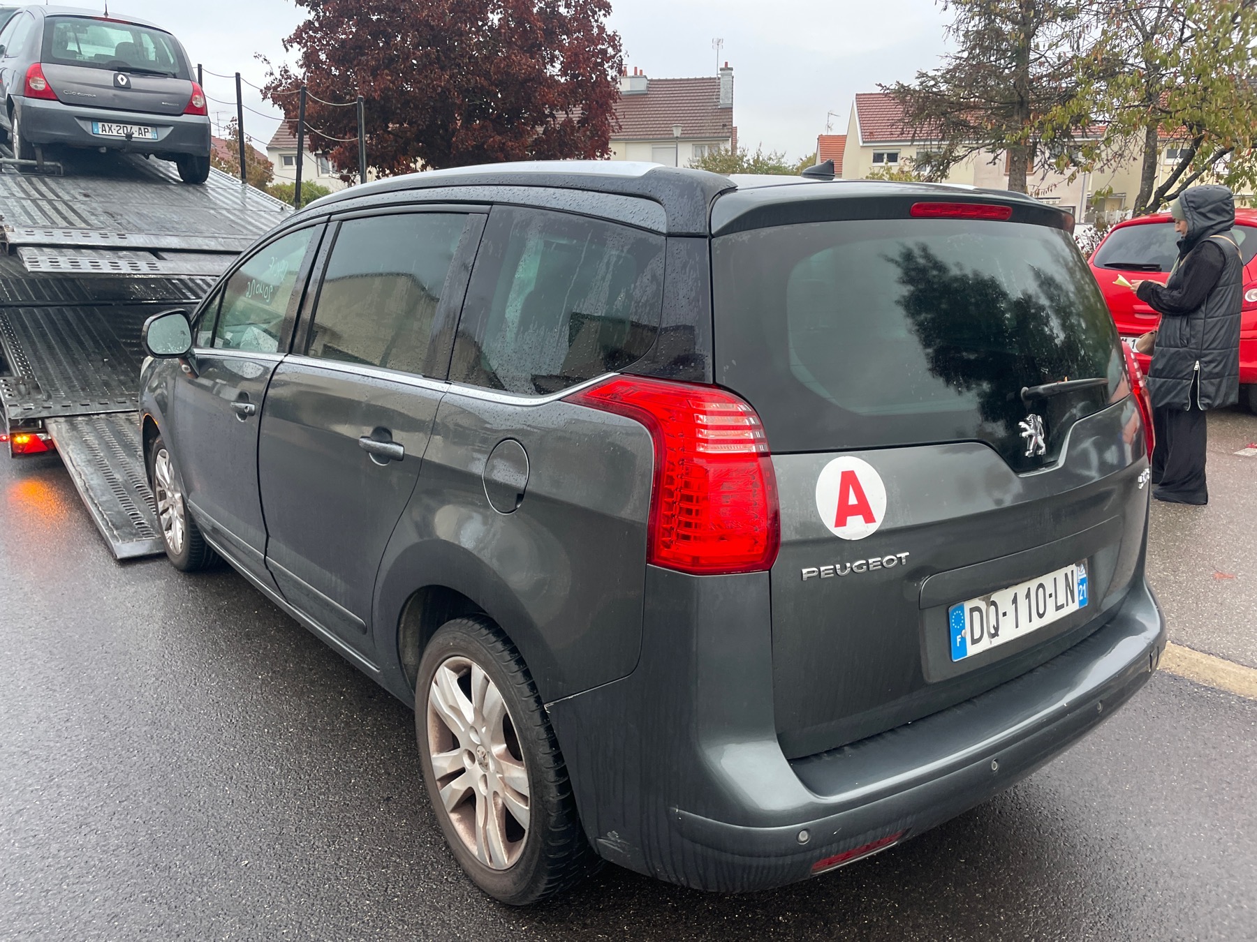 PEUGEOT 5008 1