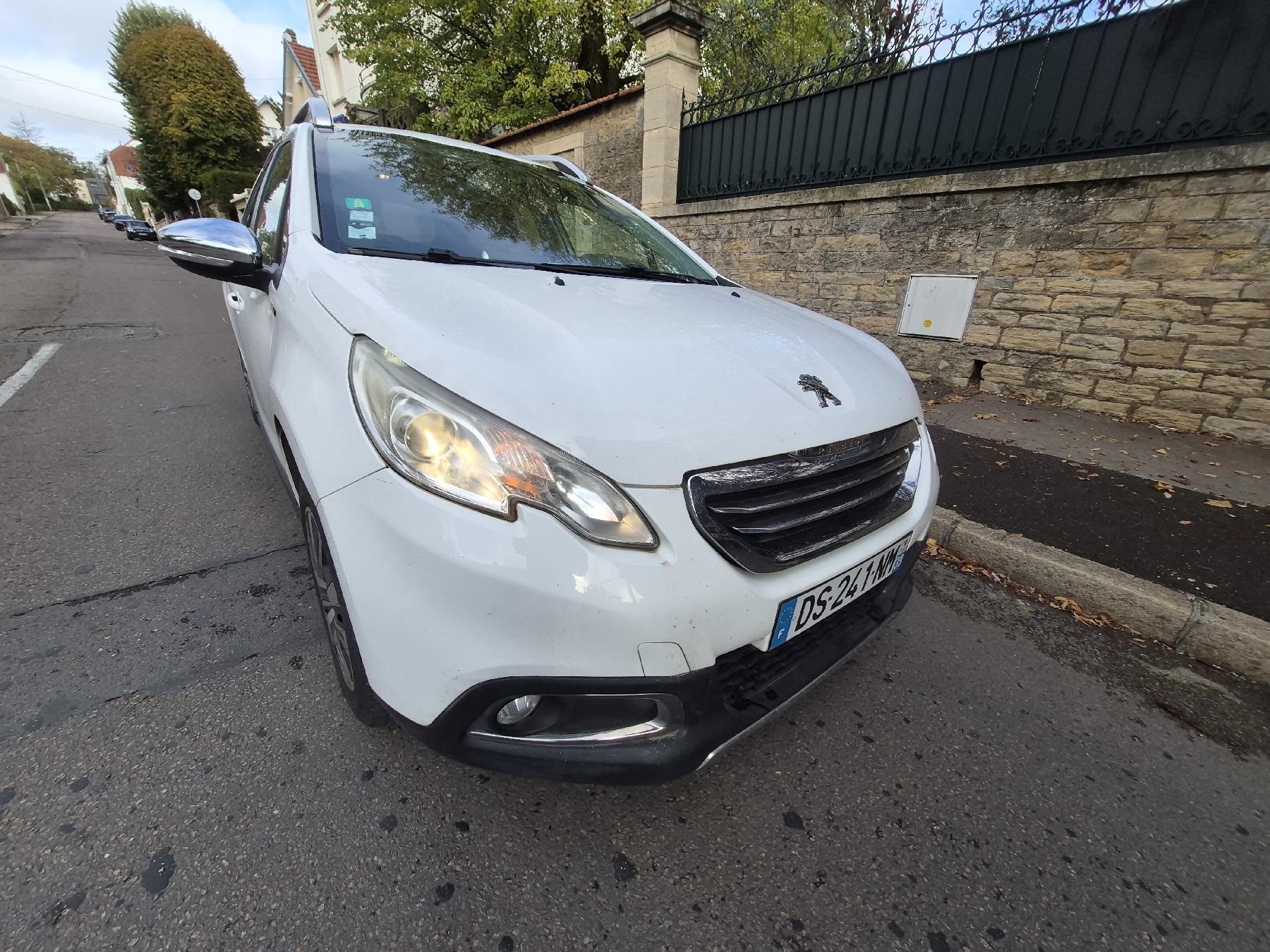PEUGEOT 2008 1