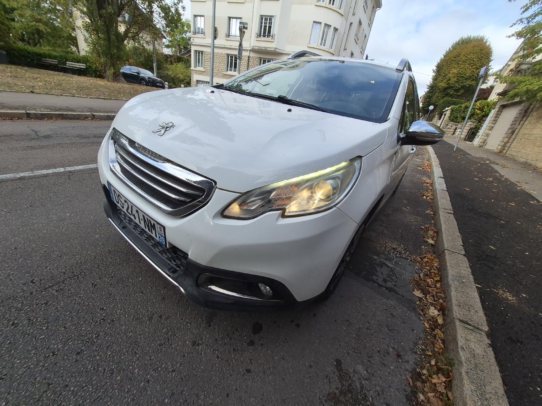 PEUGEOT 2008 1