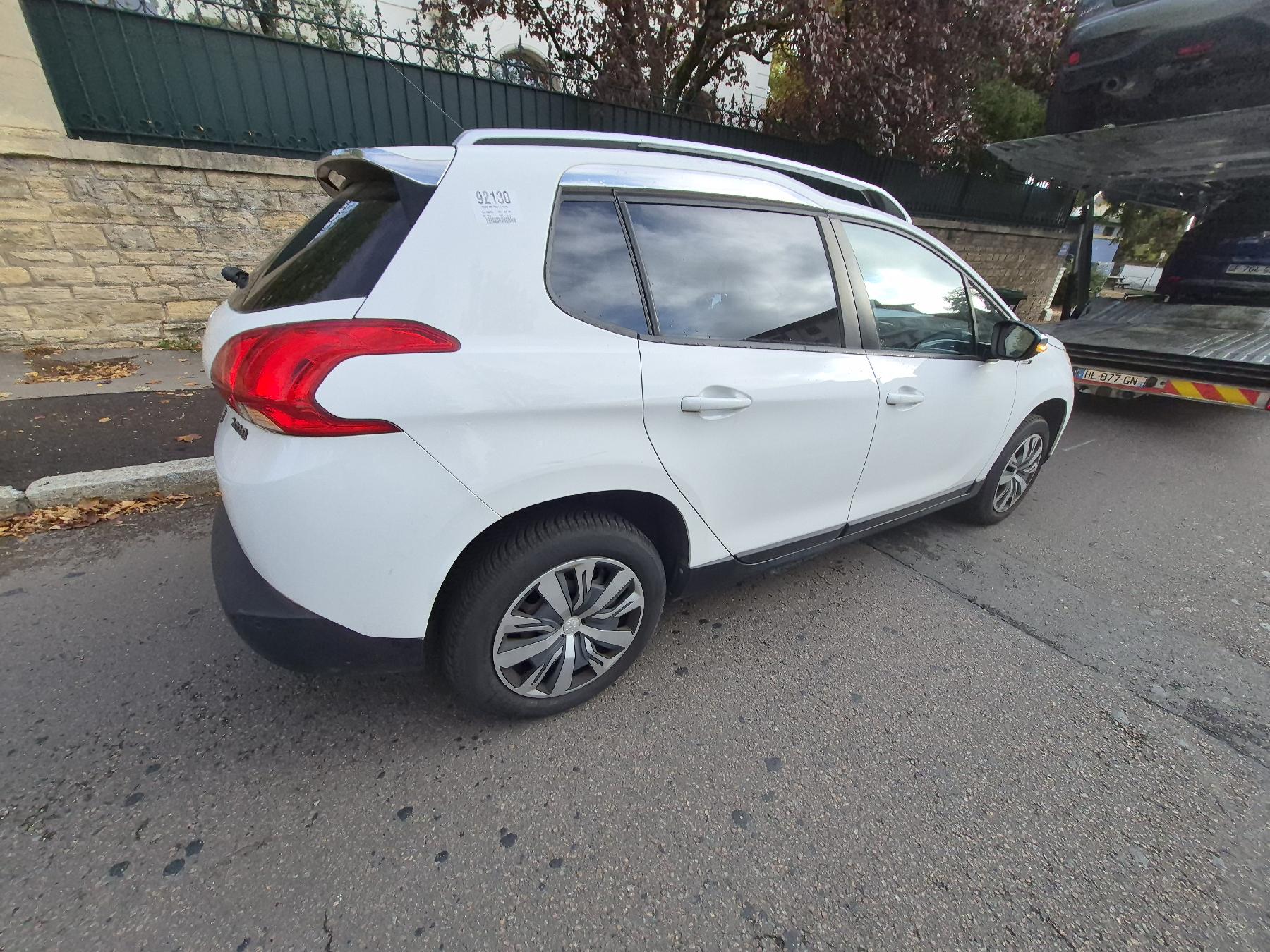 PEUGEOT 2008 1