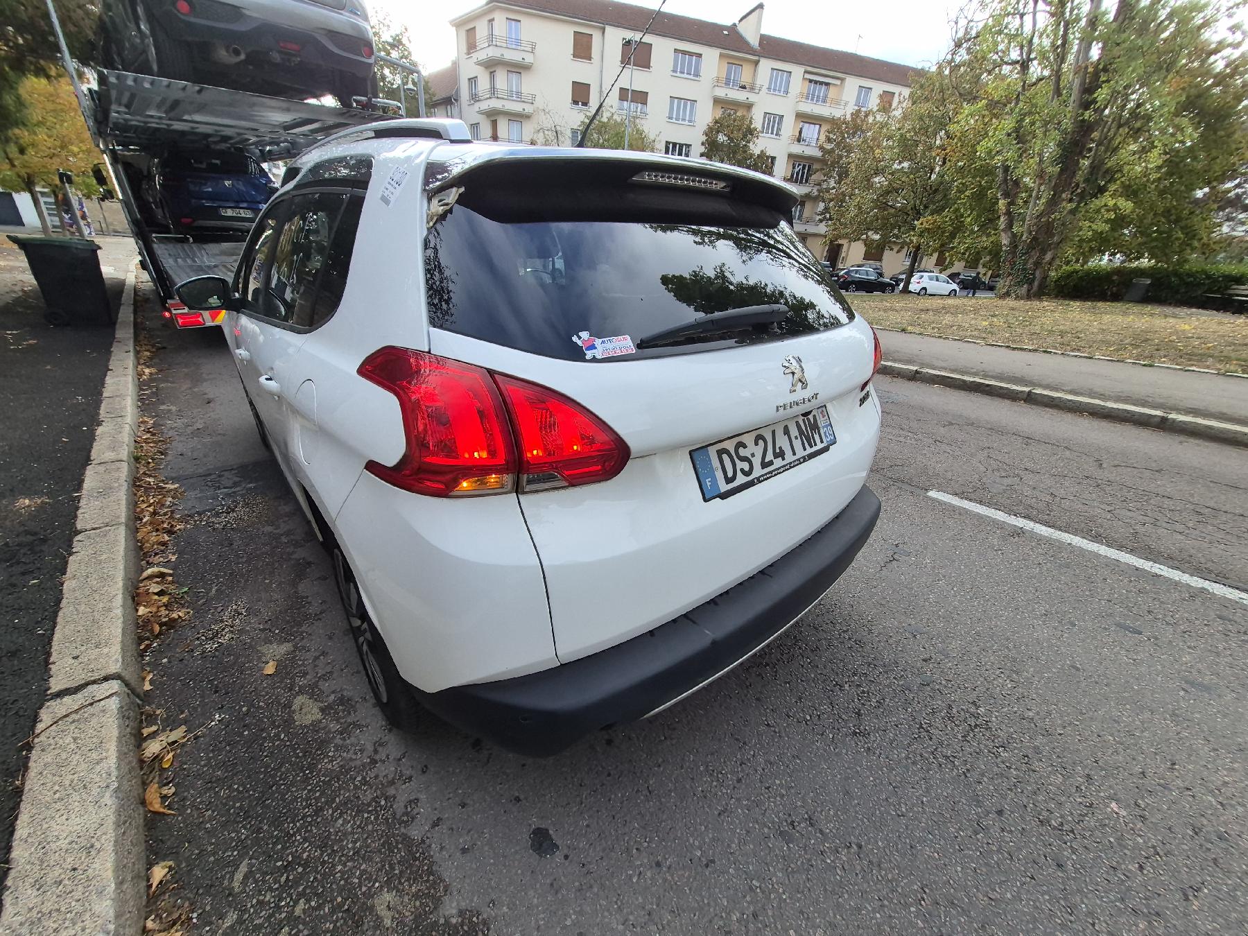 PEUGEOT 2008 1