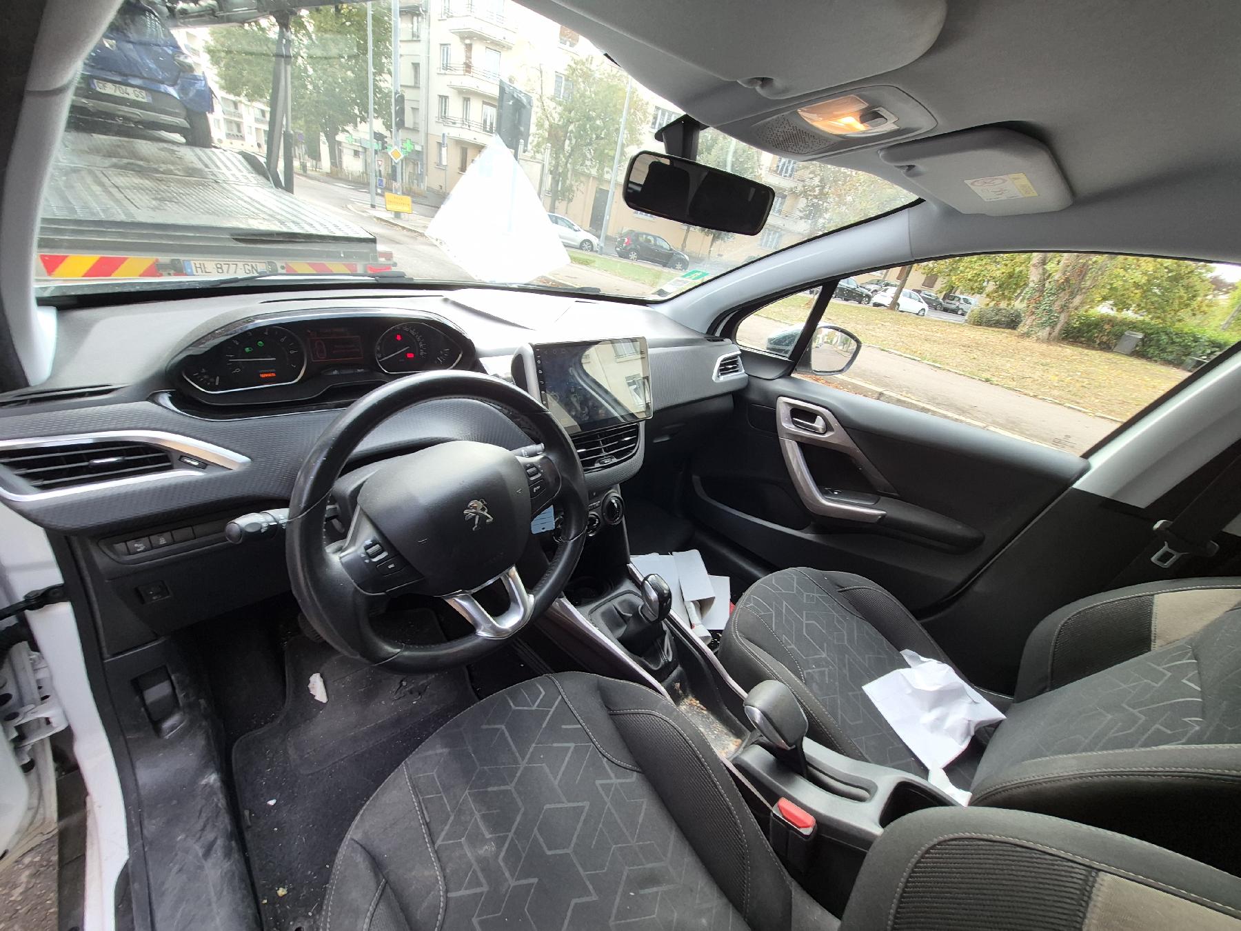 PEUGEOT 2008 1