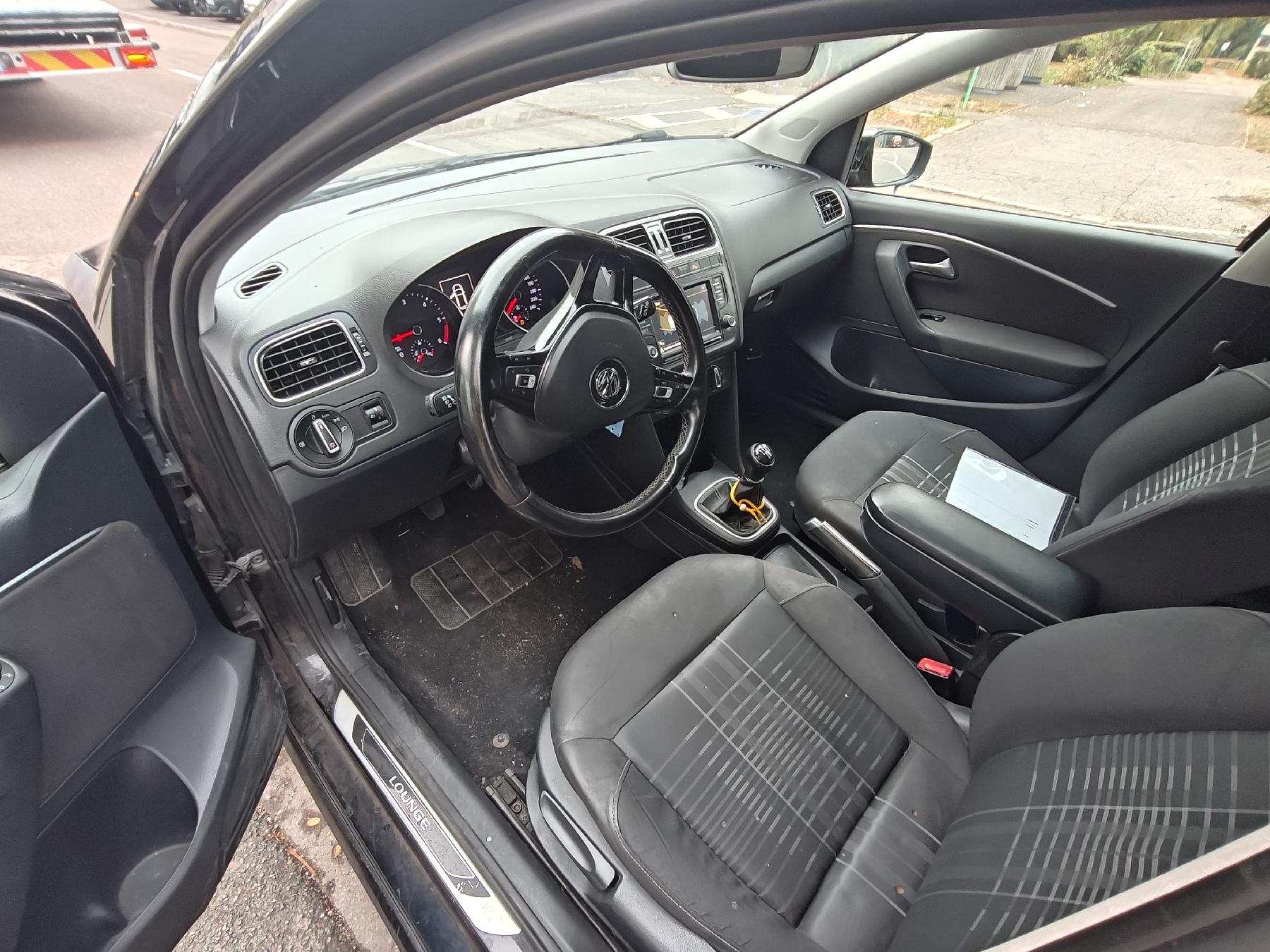 VOLKSWAGEN POLO 5