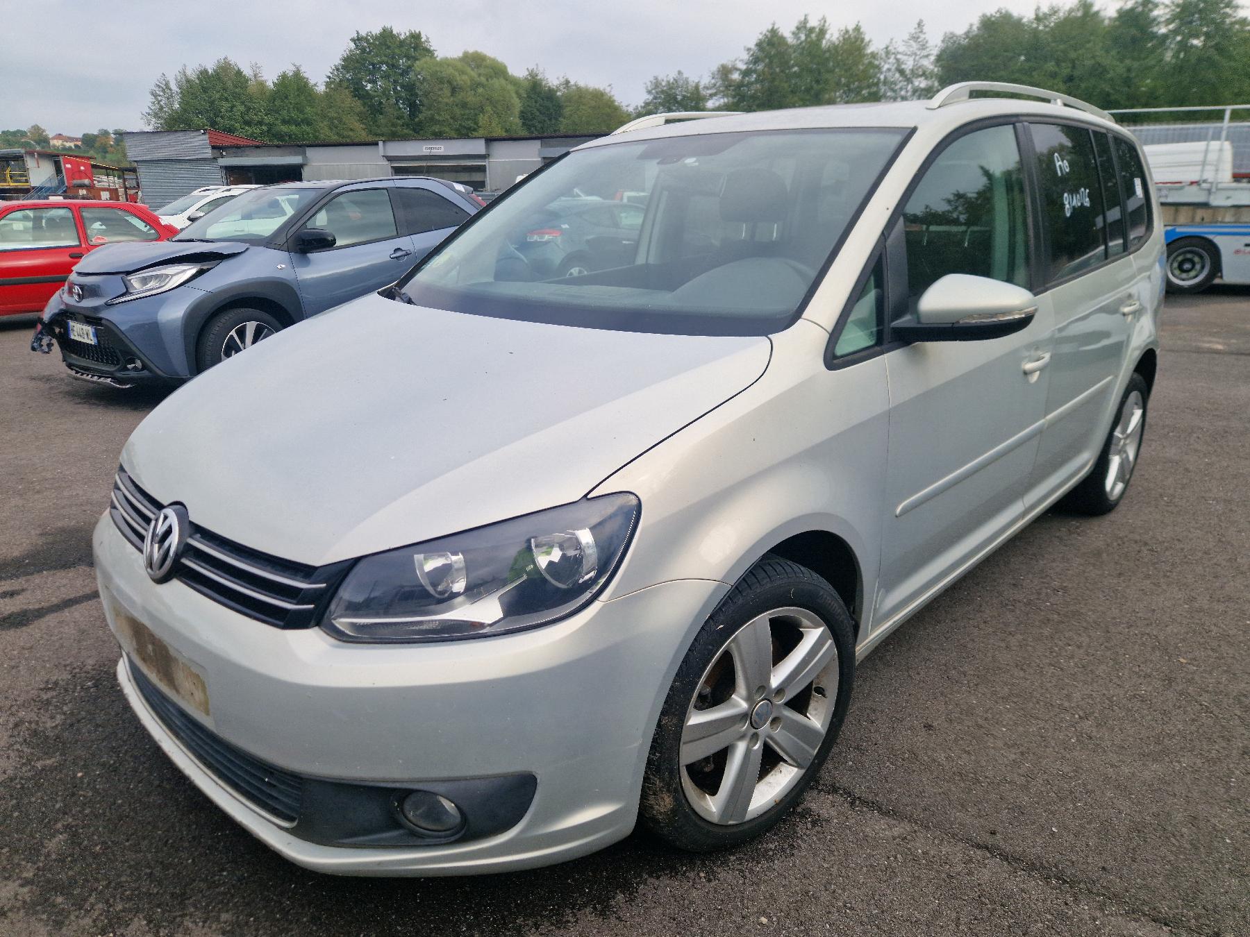 VOLKSWAGEN TOURAN 2