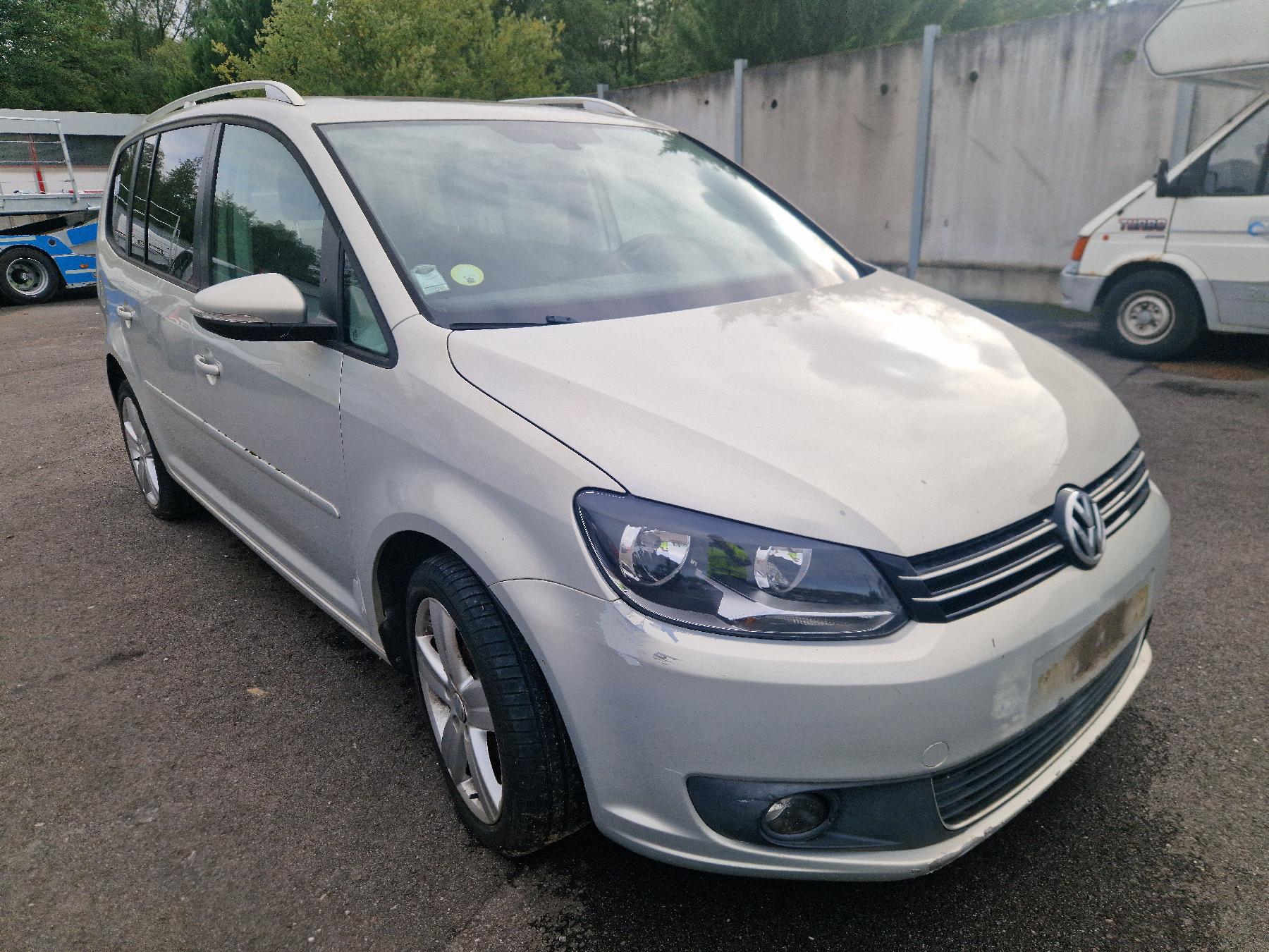 VOLKSWAGEN TOURAN 2
