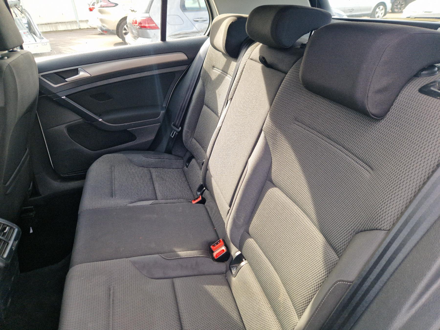Poignee porte arriere droit pour VOLKSWAGEN GOLF 7 PHASE 1 Poignee porte arriere droit pour VOLKSWAGEN GOLF 7 PHASE 1