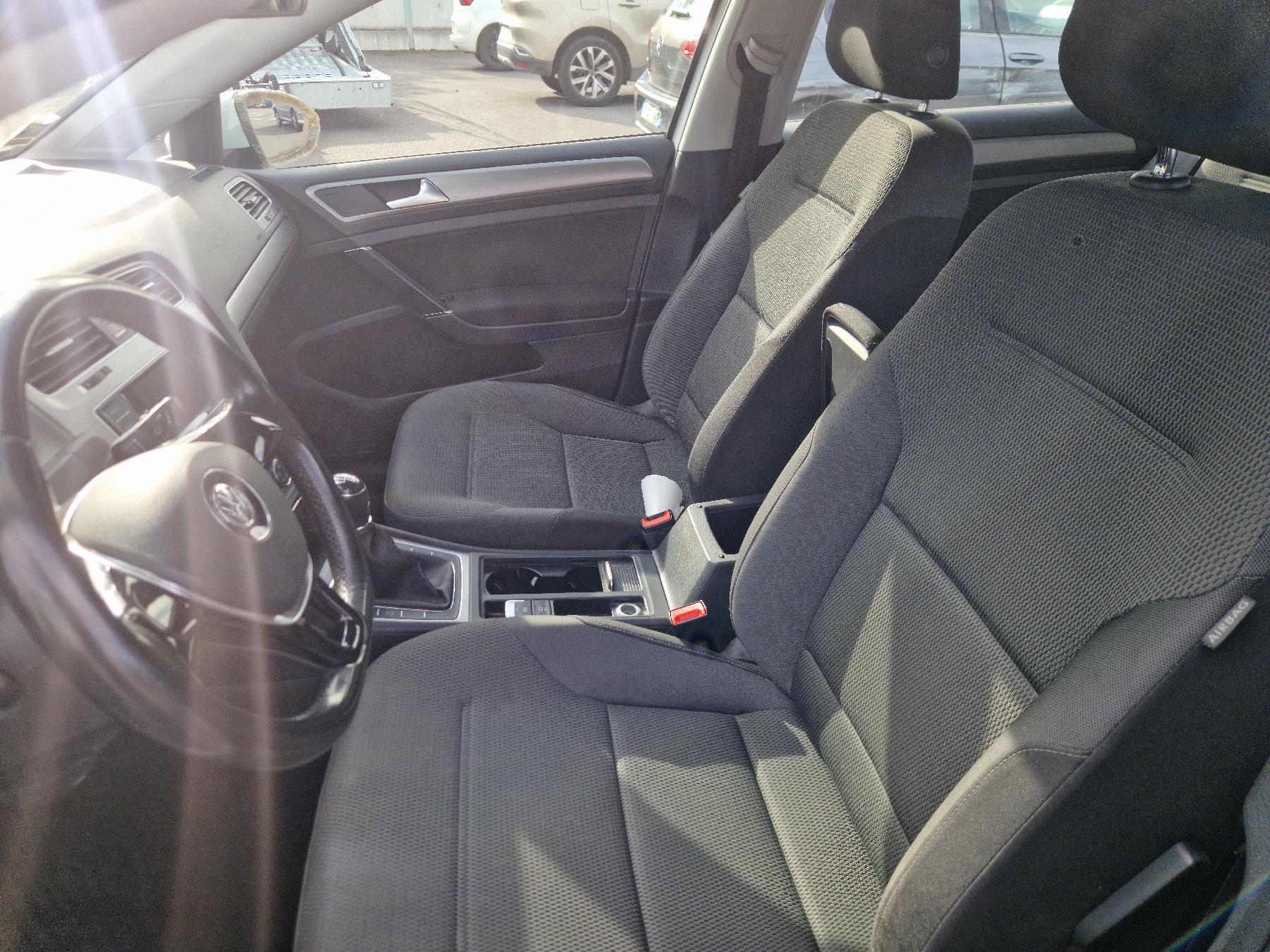 Poignee porte arriere droit pour VOLKSWAGEN GOLF 7 PHASE 1 Poignee porte arriere droit pour VOLKSWAGEN GOLF 7 PHASE 1
