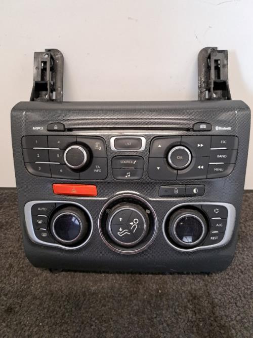 Image Facade autoradio - CITROEN C4 2