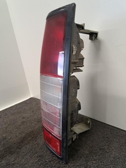 Image Feu arriere principal gauche (feux) - NISSAN KING-CAB