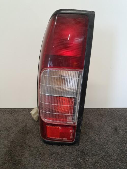 Image Feu arriere principal gauche (feux) - NISSAN KING-CAB