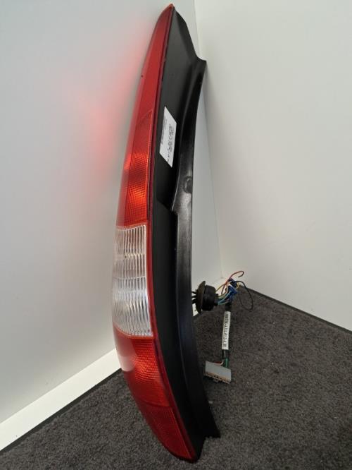 Image Feu arriere principal gauche (feux) - FORD MONDEO 2
