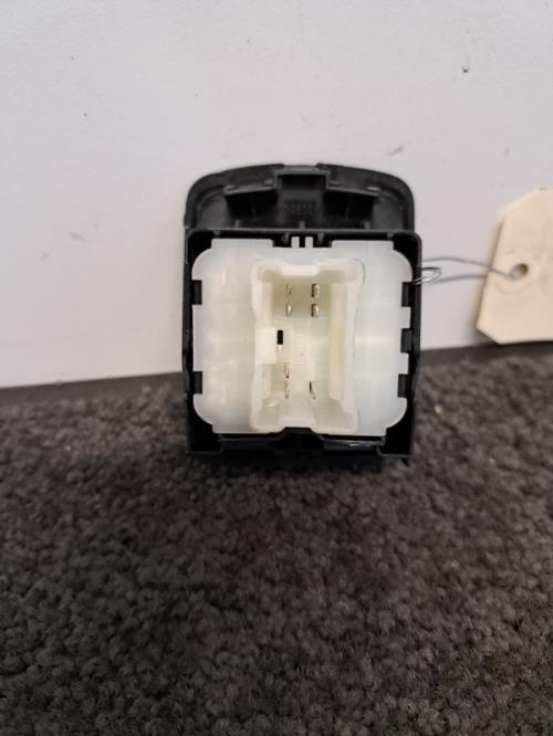 Image Interrupteur de leve vitre avant gauche - RENAULT TRAFIC 3 COURT