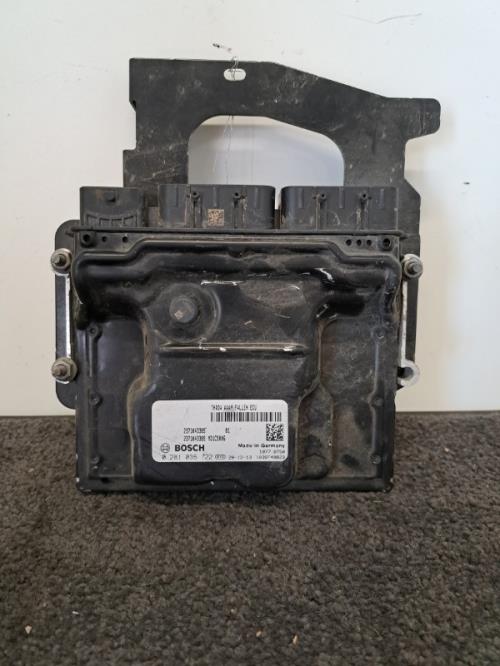 Image Calculateur moteur - RENAULT TRAFIC 3 COURT