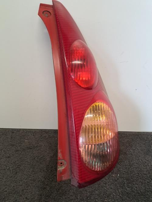 Image Feu arriere principal droit (feux) - PEUGEOT 107
