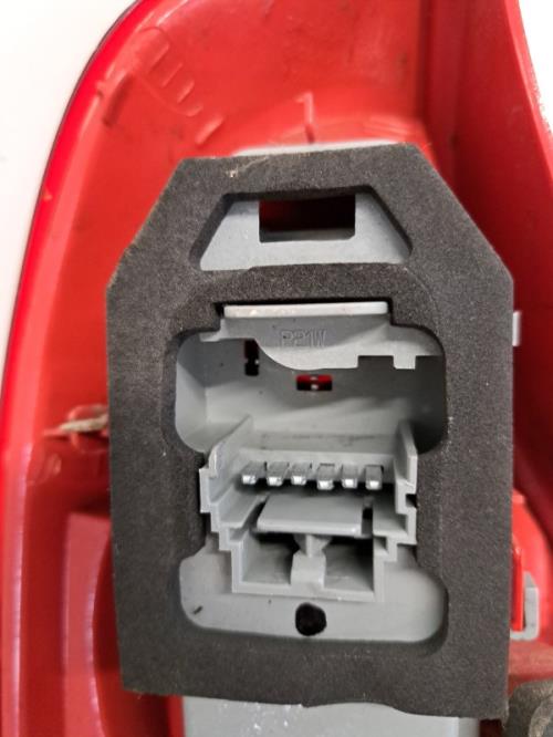 Image Feu arriere principal droit (feux) - RENAULT CLIO 2