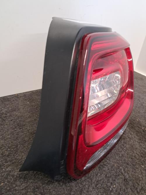 Image Feu arriere principal droit (feux) - CITROEN DS3