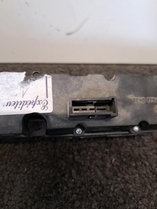 Image Bouton de warning - MERCEDES CLASSE C 203
