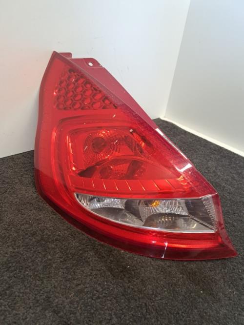 Image Feu arriere principal gauche (feux) - FORD FIESTA 6