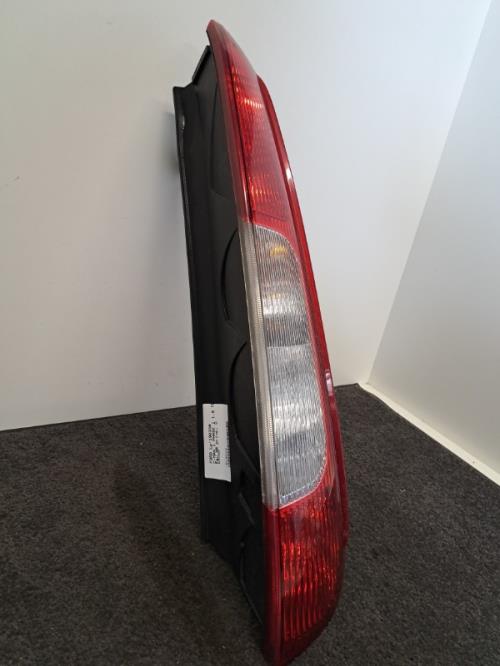 Image Feu arriere principal droit (feux) - FORD C-MAX 1