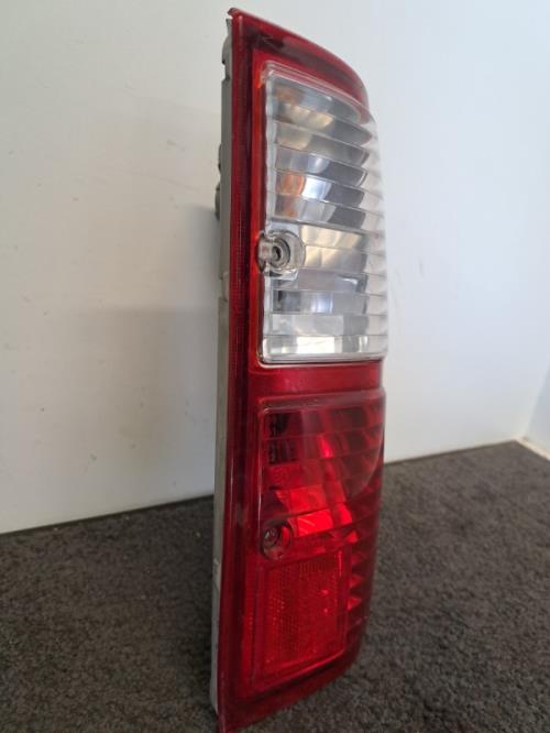 Image Feu arriere principal droit (feux) - FORD RANGER 1