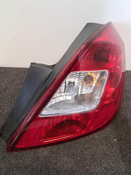 Image Feu arriere principal droit (feux) - OPEL CORSA D