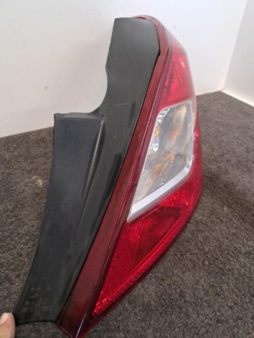 Image Feu arriere principal droit (feux) - OPEL CORSA D