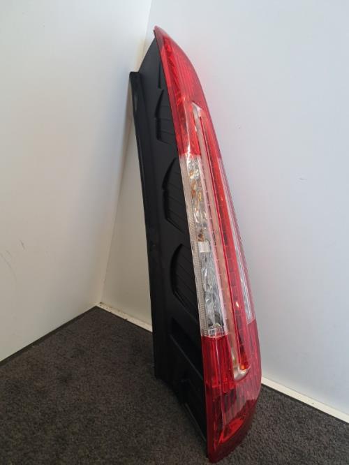 Image Feu arriere principal droit (feux) - FORD C-MAX 1