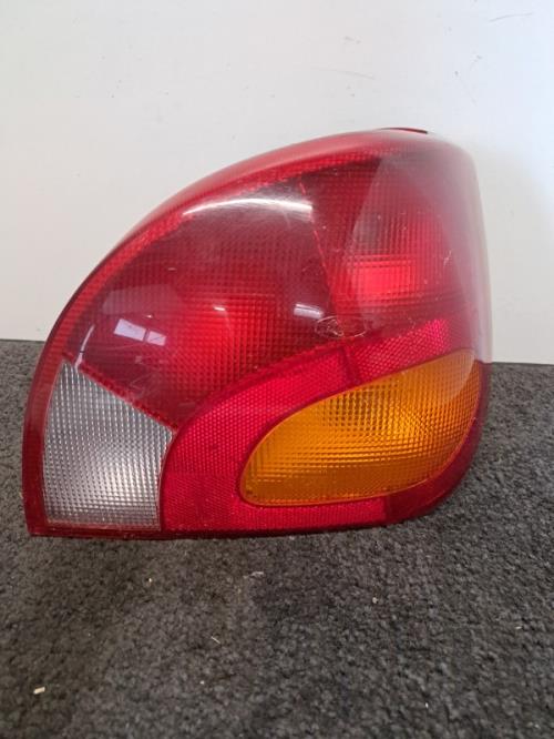 Image Feu arriere principal droit (feux) - FORD FIESTA 4