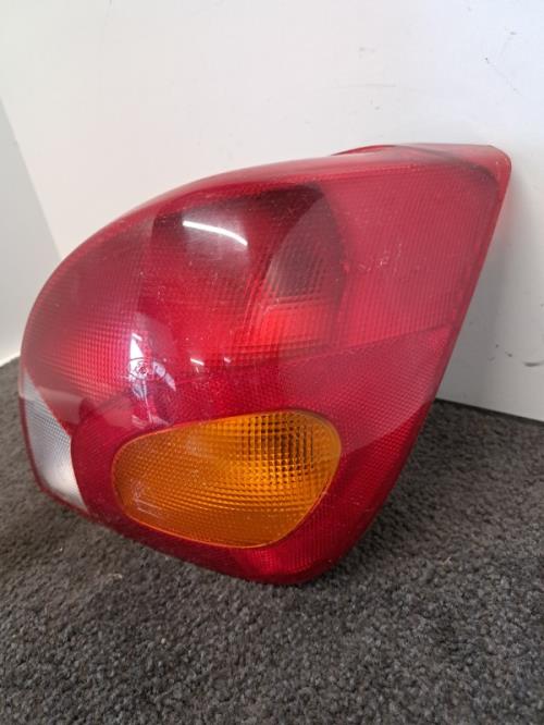 Image Feu arriere principal droit (feux) - FORD FIESTA 4