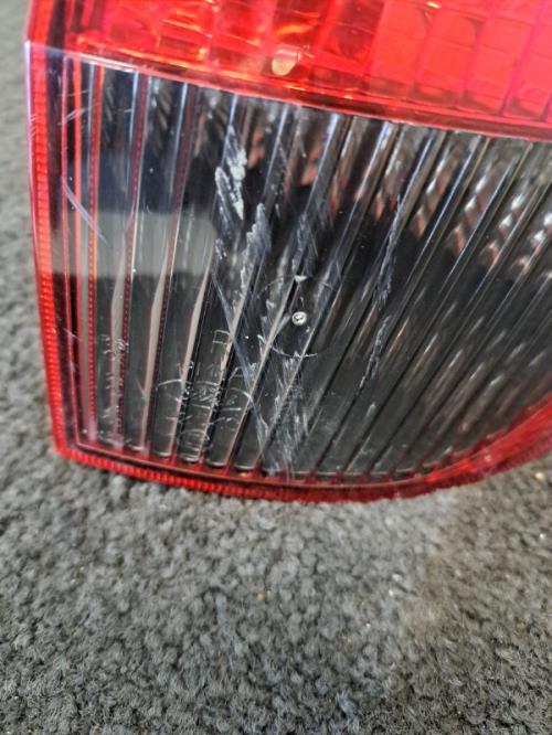Image Feu arriere principal droit (feux) - FORD FIESTA 1.3