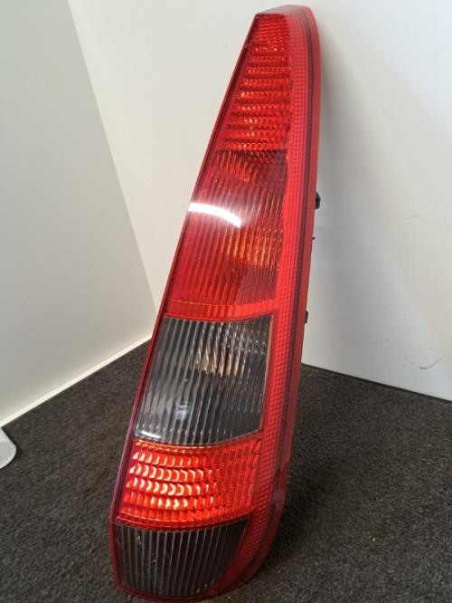 Image Feu arriere principal droit (feux) - FORD FIESTA 1.3