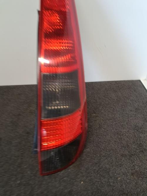 Image Feu arriere principal droit (feux) - FORD FIESTA 1.3