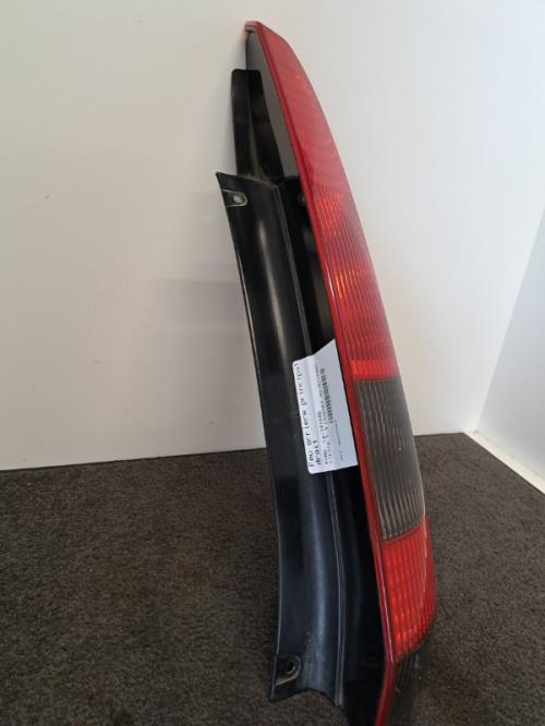 Image Feu arriere principal droit (feux) - FORD FIESTA 1.3