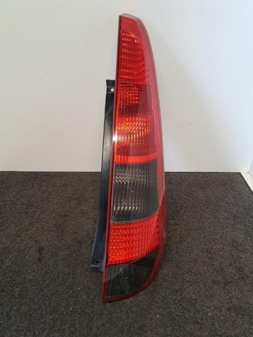 Image Feu arriere principal droit (feux) - FORD FIESTA 1.3