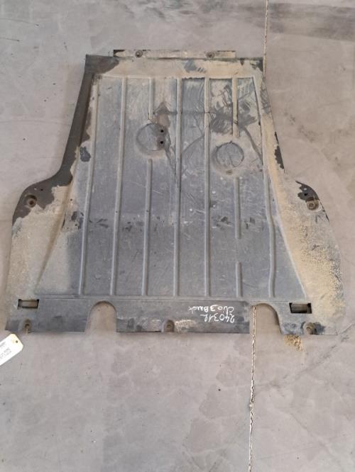 Image Cache sous moteur - RENAULT CLIO 3