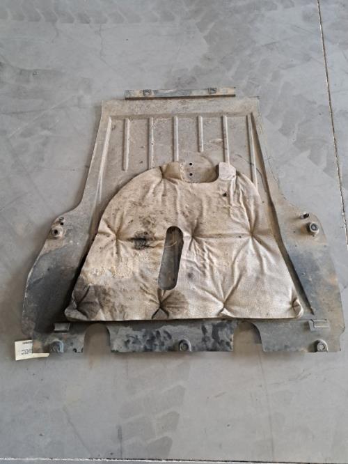 Image Cache sous moteur - RENAULT CLIO 4