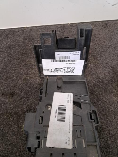 Image Porte fusible - PEUGEOT 308 1 SW