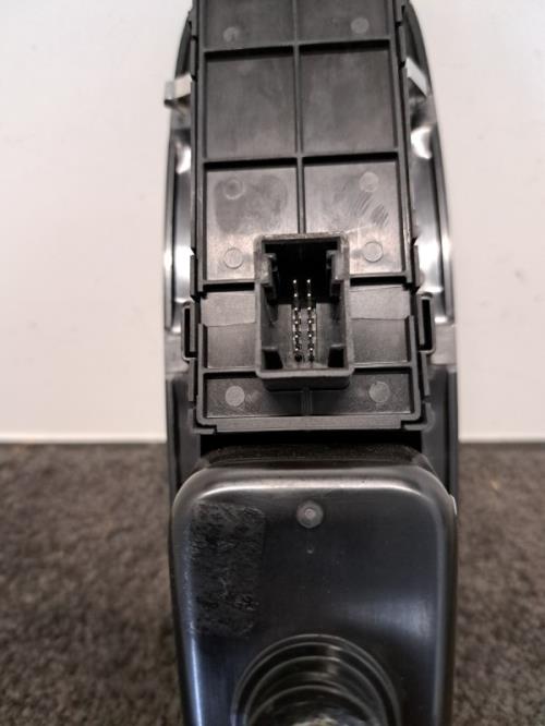 Image Interrupteur de leve vitre avant gauche - FIAT 500L