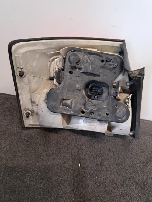 Image Feu arriere principal droit (feux) - AUDI A4 2