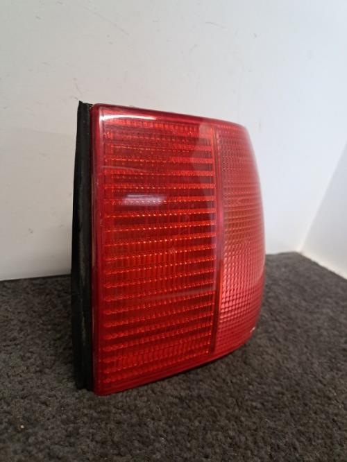 Image Feu arriere principal droit (feux) - AUDI 80 3